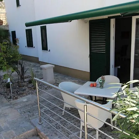 Adria Vendégház Malinska