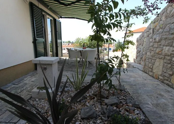 Πανσιόν Adria Malinska