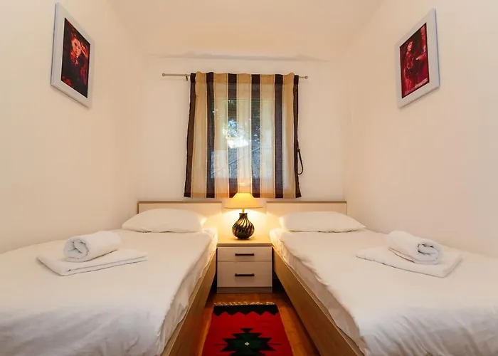 Πανσιόν Adria 4*