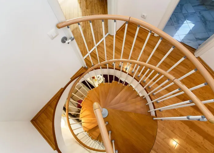 Adria Πανσιόν 4*